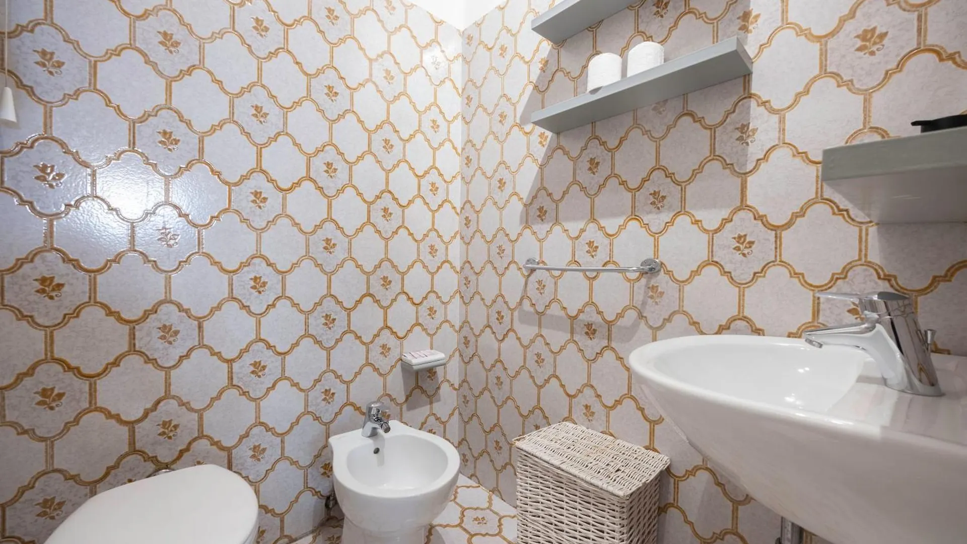 Santo Stefano, Bologna By Short Holidays Apartment
